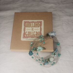 Silver blue flower bead bracelet